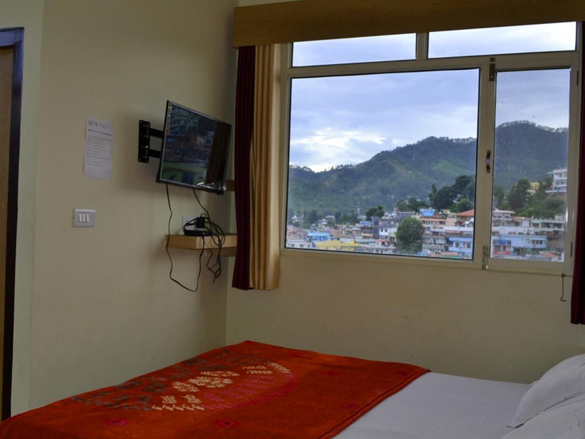 Oyo 37525 Hotel Mall Palace Pithoragarh Exterior photo